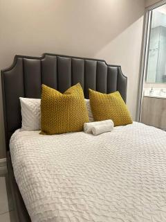 Menlyn Maine Golden Sands - 6
