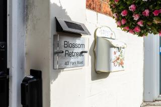 Blossom Retreat - Northampton - 8