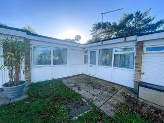 Superb Chalet In Nearby Hemsby Beach In Norfolk With Free Wifi Ref 00122Ba - Hemsby - 0