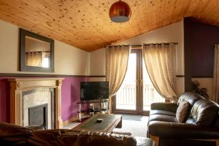 Harvest 13 Lodge - Yellowtop Country Park - Hot Tub - Yorkshire - 2