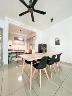 Rafflesia KL Big Family 3BR Condo Near LRT - 8