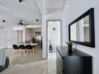 Rafflesia KL Big Family 3BR Condo Near LRT - 6