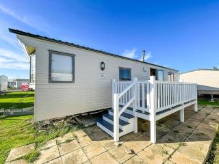 6 Berth Caravan At St Osyth Beach Holiday Park In Essex Ref 28007Gc - Clacton-on-Sea - 0