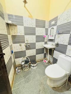 Apartment nearby madanta hospital - Gurgaon - 8