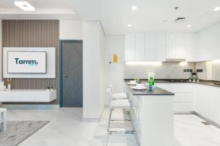 Modern 2BR with Private Pool at Samana Golf Avenue Studio City by Vibel - Dubai - 2