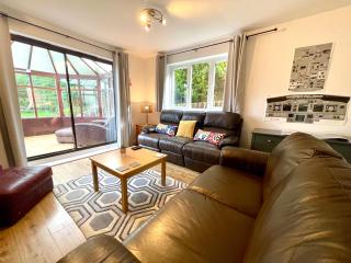 Large 5 bed detached house near Stansted Airport with Parking for 2 vehicles! Stansted Stays - Stansted Mountfitchet - 7