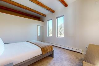 Highland Hideaway - 8