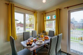 Peaceful 3-Bed Lodge ! Ideal for Families! - 8