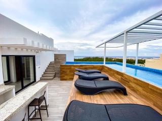 Shiny Studio on 5th Ave with Pool and Gym Steps to Beach - Playa del Carmen - 0