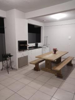 Casa agradável com piscina e churrasqueira - 7