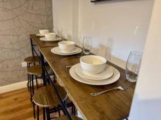 4 Bedroom Home All En-Suites with Garden in Doncaster - Bentley - 2