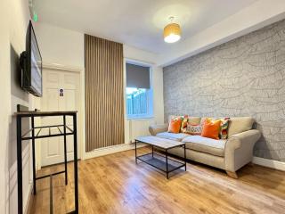 4 Bedroom Home All En-Suites with Garden in Doncaster - Bentley - 4