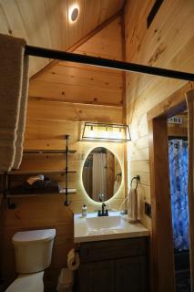 Emerald Forest! Romance, Luxury and nature mins to PF and GB - Sevierville - 3