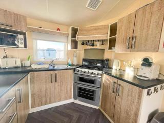 Homely 6 Berth Caravan For Hire By The Beach At California Cliffs Ref 50006F - 1