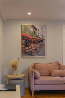 Elegant Elora Home with Stylish Décor - Elora - 7