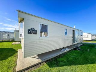 Superb 8 Berth Caravan At St Osyth Beach Holiday Park, Essex Ref 28010Mv - Clacton-on-Sea - 0
