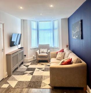 Beautiful Entire House! - Liverpool - 9
