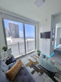 Ocean View Entire Condo In Downtown With Pool and Gym - Miami - 7