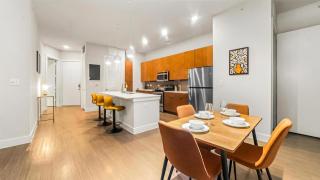 Urban Oasis Luxe Apt City with River Views and Pool and Gym - San Antonio - 7