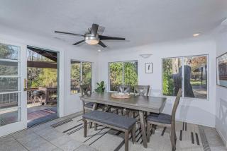 Sequoia Riverfront House With Beach Access - 2