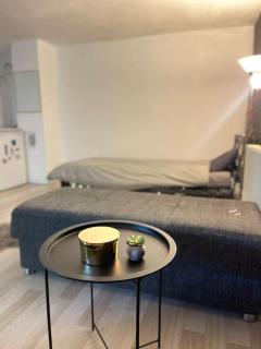Pallet bed with lights small studio - Cluj-Napoca - 6