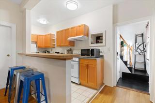 Chic 1-BR Loft Nestled Between Dupont & Logan - 6