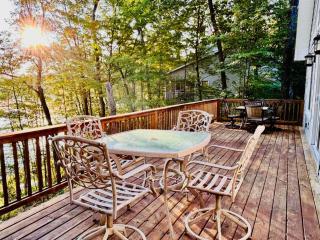 Beautiful Retreat on Sand Lake - Irons - 1