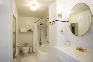 Chambre de Bonne in Downtown Long Beach - 7