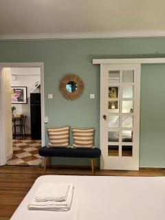 Quiet Apartment with Garden View in Kolonaki - 4