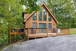 Cozy & Romantic A-Frame, Hot Tub, Arcade - Smoky Oaks - Sevierville - 0