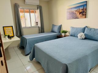 Casa de Praia com Piscina, quintal, lazer e churrasco, 3 quartos com ar condicionado, sendo 2 suites para sua familia! - Guarapari - 4