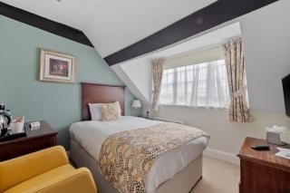 Sleeping Bear Hotels Dorchester - 9