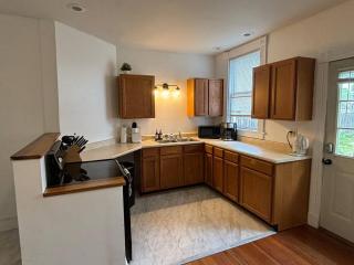 Eighty Three-Historic Downtown - 4