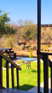 The Croft L&M Retreat - Janeng - 1