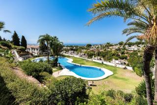 Ultimate Rentals - Coastal Escape - Apartment w Terrace & Sea View - Mijas - 3