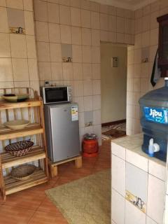 NileBnb-1 minute to The Hangout Furnished Kitchen, Parking and Private Patio - Jinja - 9