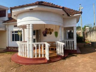NileBnb-1 minute to The Hangout Furnished Kitchen, Parking and Private Patio - Jinja - 6