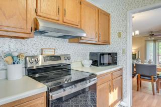 Home with Large Yard 6 Mi to Dtwn Winston-Salem! - Winston-Salem - 2