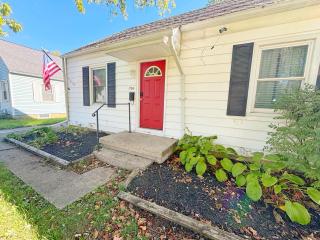Housepitality - The OSU Hideaway - 4 BR 5 min from OSU Grandview - Columbus - 4