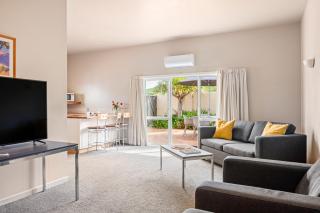 Ocean Beach Wainui - 5