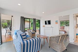 Lake-view Hideaway - Acacia Bay - Taupo - 8