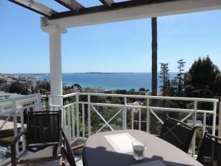 CANNES FRANCIA Superbe F3 balcon vue mer piscine - 4