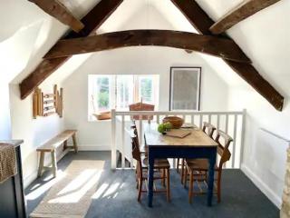 The Hopps - New, Stylish Loft - 5