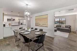 NEW Modern Tempe Home with Pool 4bd 2ba - Tempe - 2
