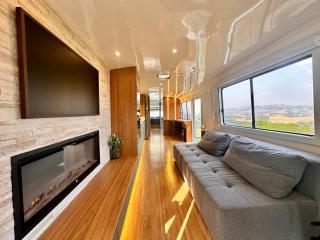 Refúgio estelar com vista para represa - 9