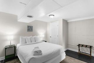 10 Mins to Downtown Modern in Magic City- Unit B - 8