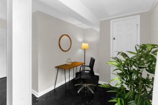 10 Mins to Downtown Modern in Magic City- Unit B - 4