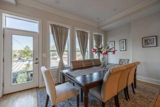 LUX Gorgeous House in DC with Parking - 5