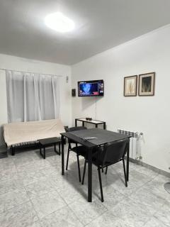 Dúplex del Pinar - Alojamiento Diario Semanal o Mensual - La Mejor Ubicación - Estacionamiento Privado - Plottier - 0