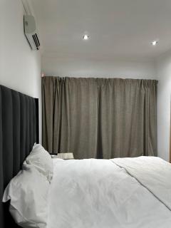 Stay In Carlazo - Unlimited WiFi, Solar backup - Roodepoort - 6